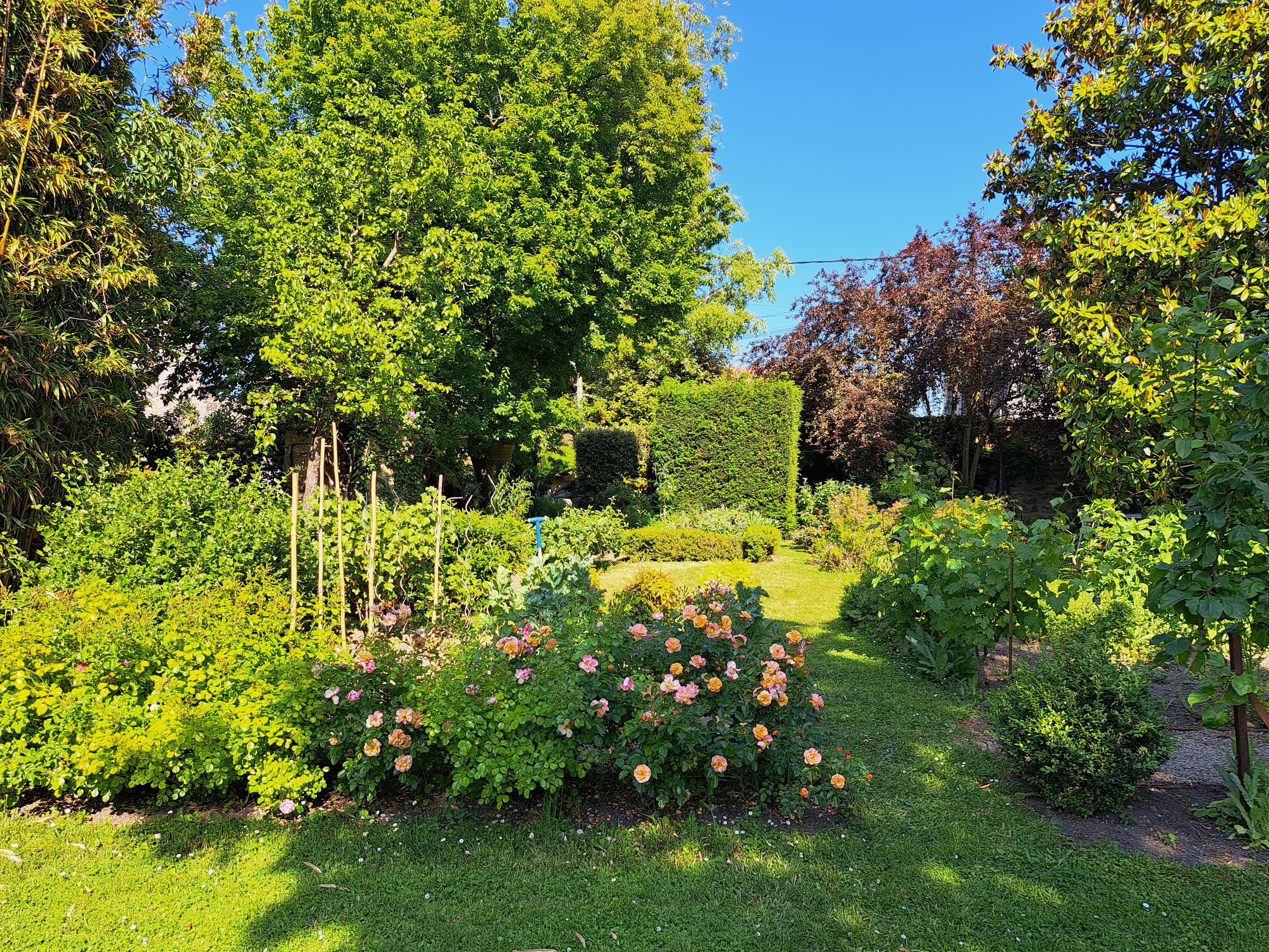 Exposition d'oeuvres au jardin des Ateliers Boggio