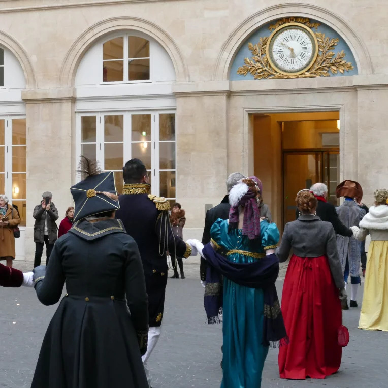 Bals d'époque : voyagez dans le temps en dansant