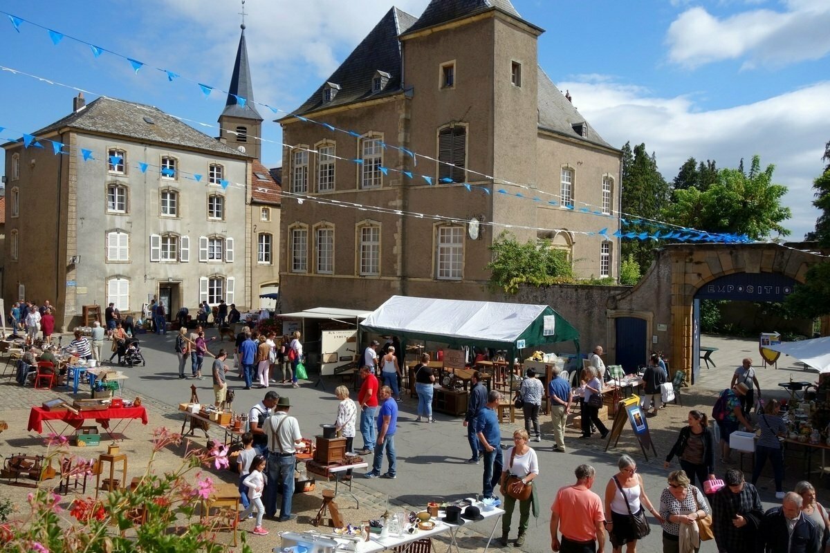 32ème Marché aux Fleurs et à la décoration de jardin