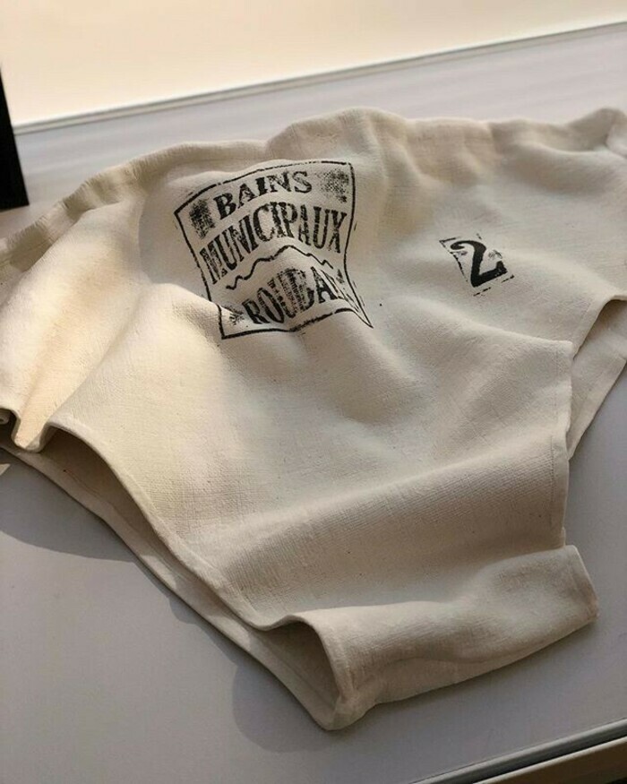 Papoter sans faim - Les objets de la piscine