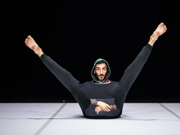 Souvenirshop ~ BRONKS & Not Standing (Belgique) - Alexander Vantournhout