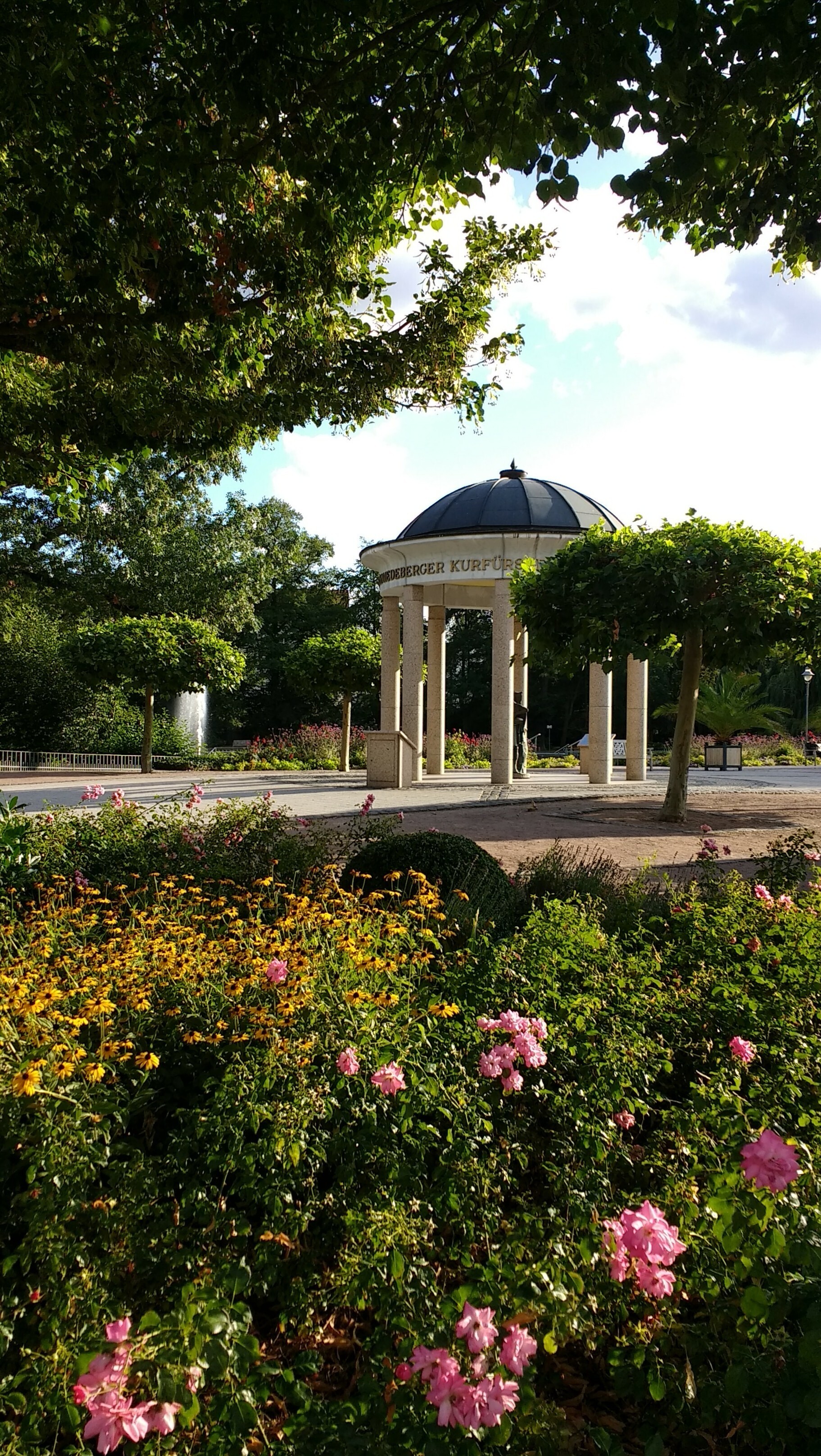 Avec le regard de la jardinière à travers le parc thermal de Bad Schmiedeberg