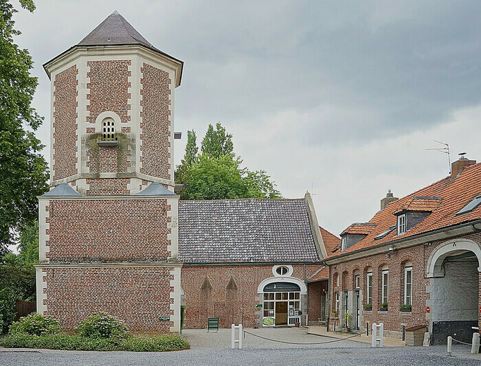 Le colombier du château du Sart