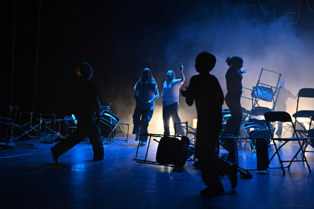 LA JEUNE TROUPE
