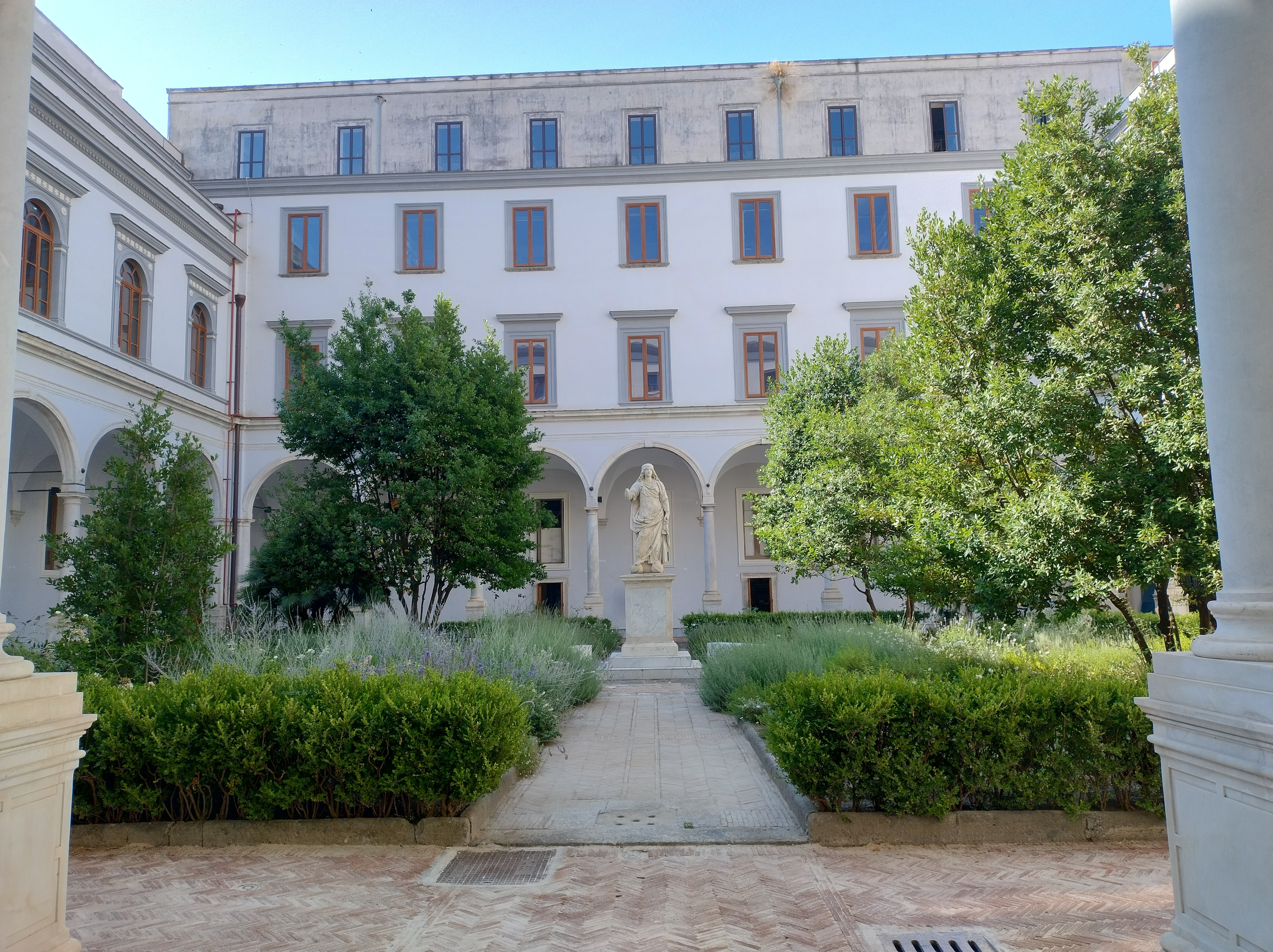 Découverte des jardins de l’Archive d’État de Naples