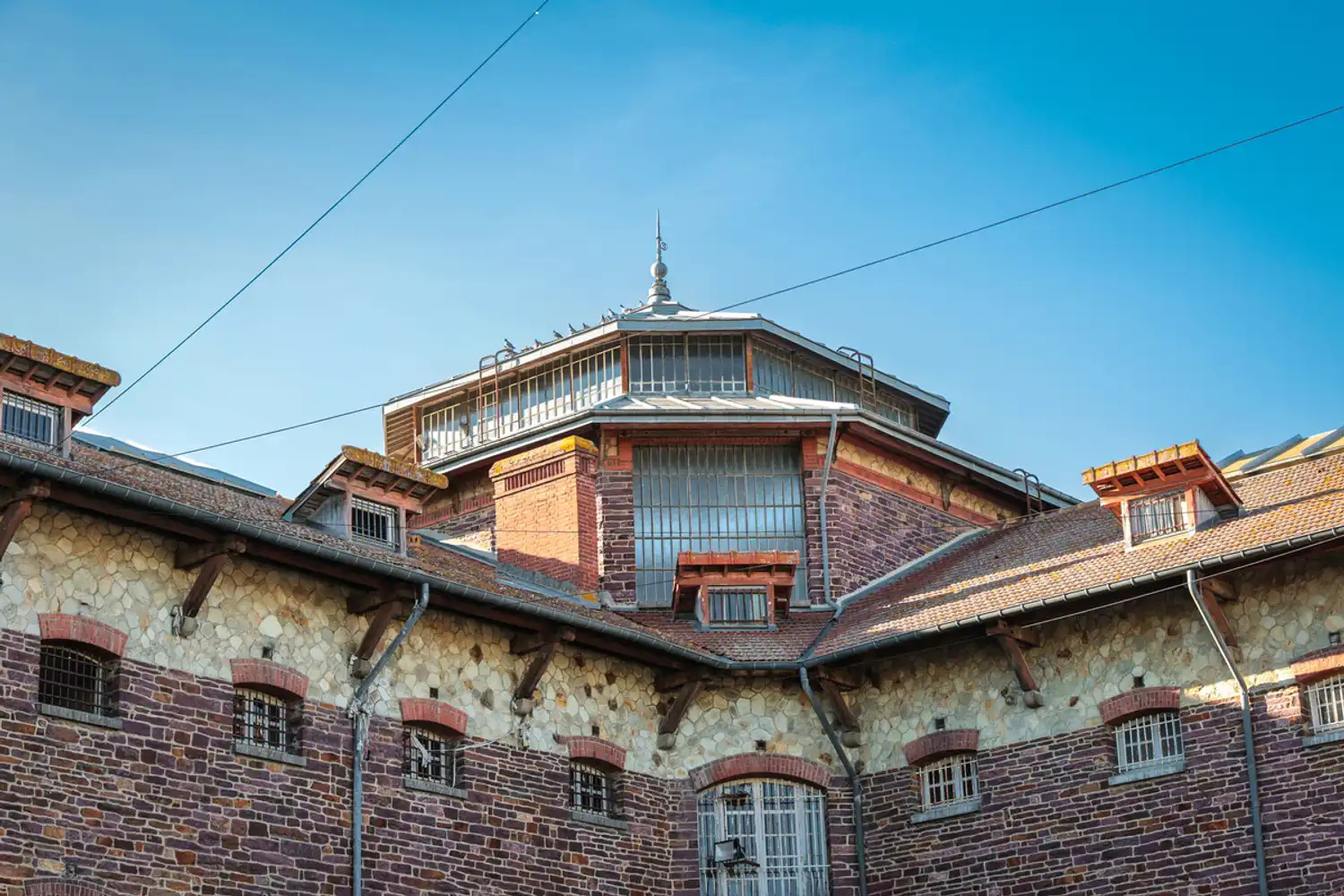 Cet été à l'ancienne prison Jacques-Cartier, programme du mois de juin