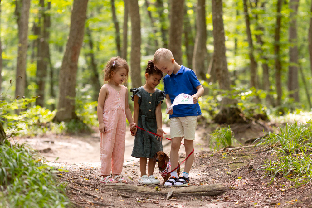 Une activité pour les enfants, une bulle pour les parents