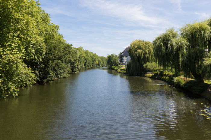 Parking roches du Val d'Orne