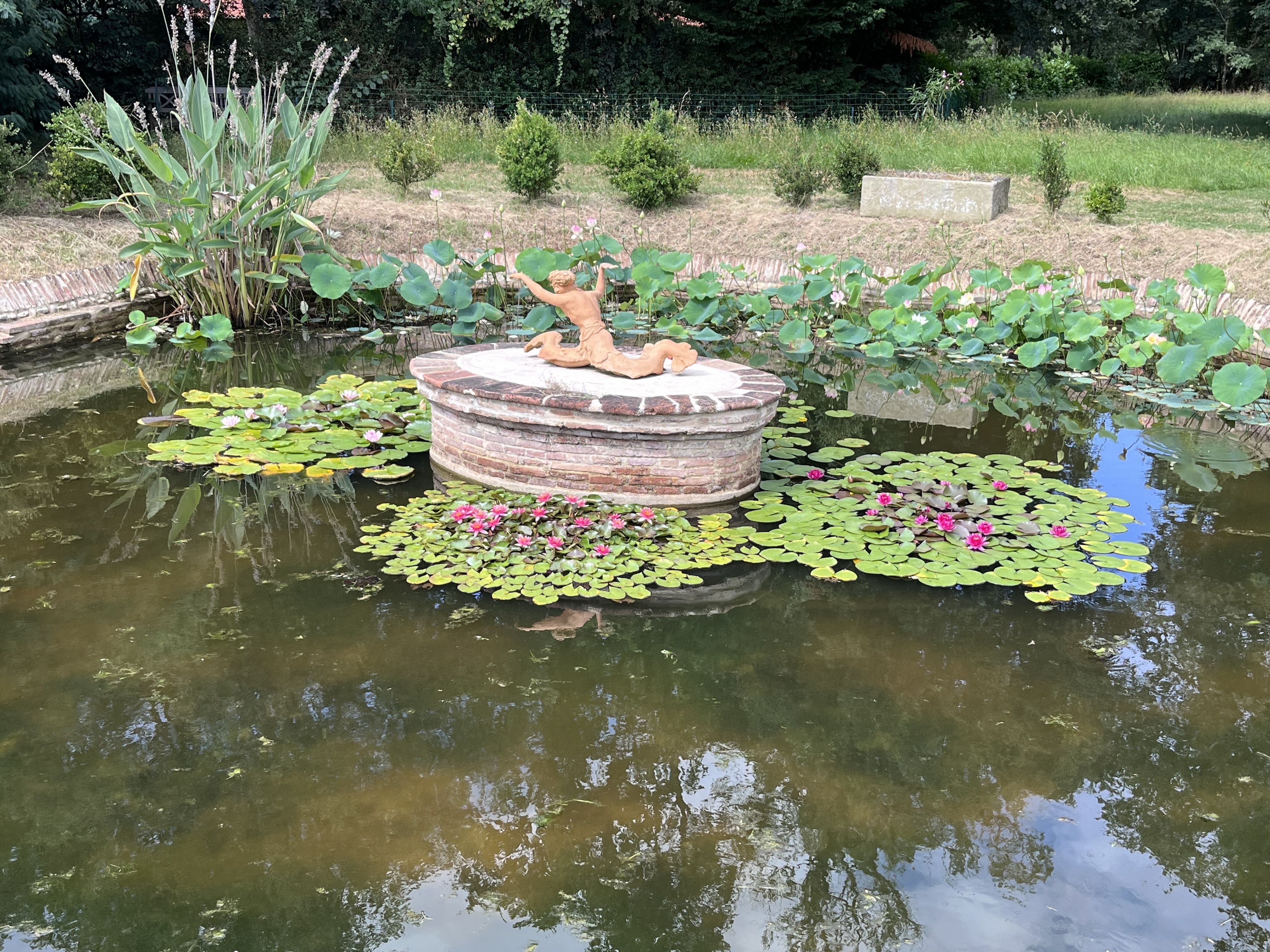 Visite du jardin, du parc et chorale