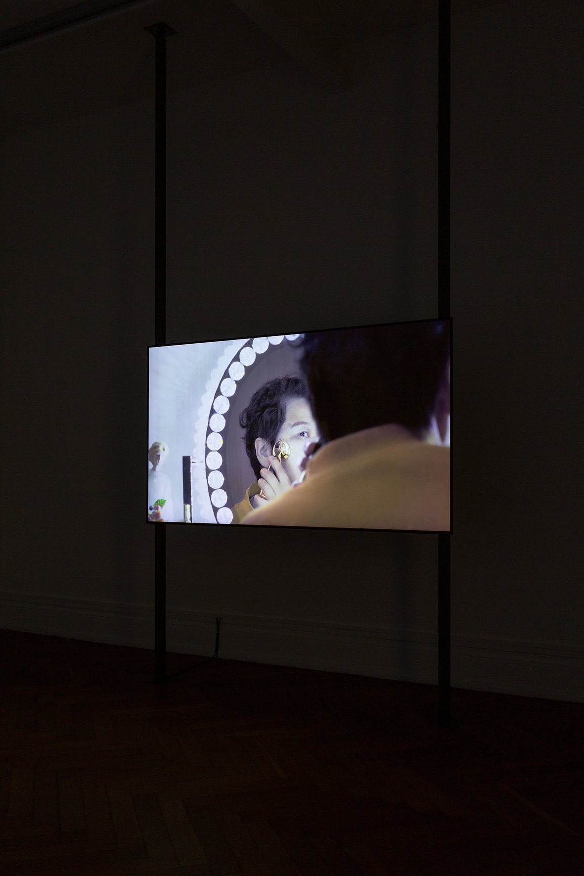 Visite subjective de l'exposition "Glowing, flaring, lurid, loud" de Yuyan Wang