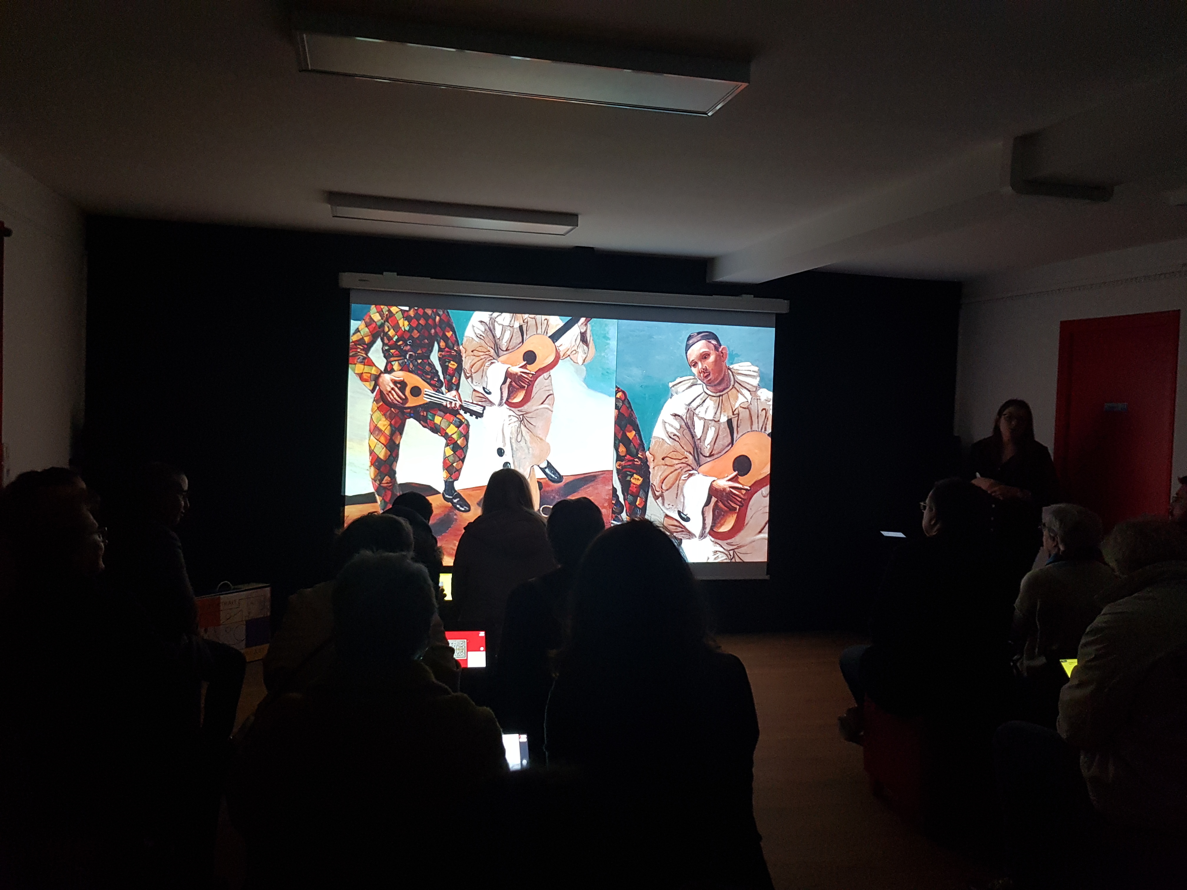Projection d’une collection spéciale « Patrimoine : passé ou modernité » au musée numérique de la Micro-Folie
