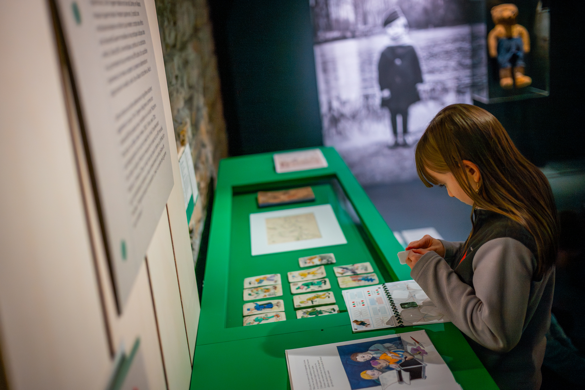 Visite à jouer enfant La guerre en jeux