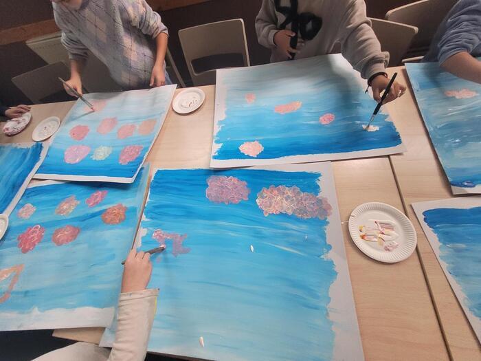 ETE 3 - 6/12 ANS - SOLEIL, NUAGES ET ECLATS DE COULEUR