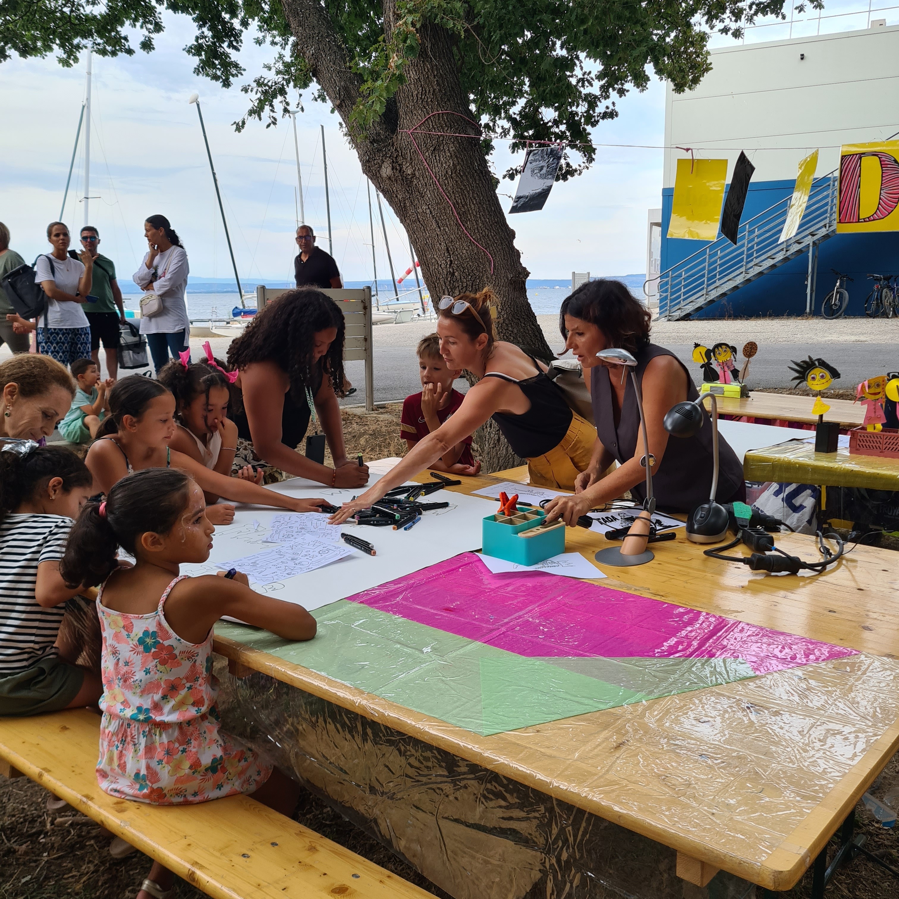 VILLAGE DES FADAS DU MONDE. LES ATELIERS « P’TITS FADAS » – ASSOCIATION YAYA