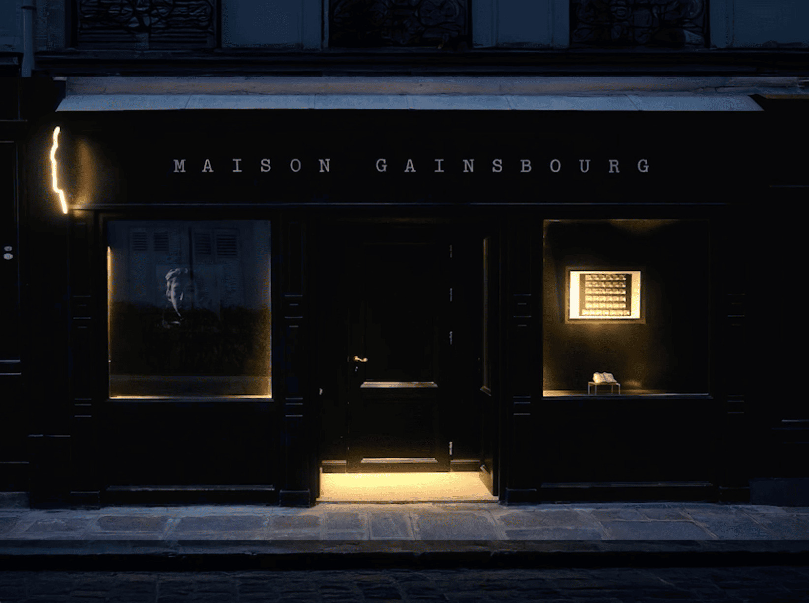 Visite nocturne de la Maison Gainsbourg dans une atmosphère musicale