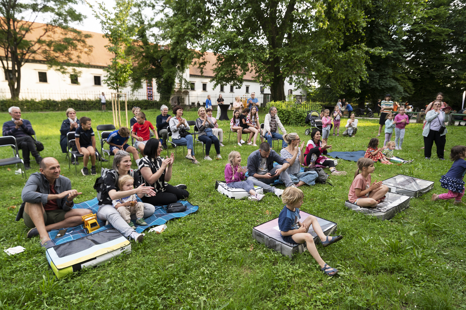 Castle Park : Explorer, Créer, Construire