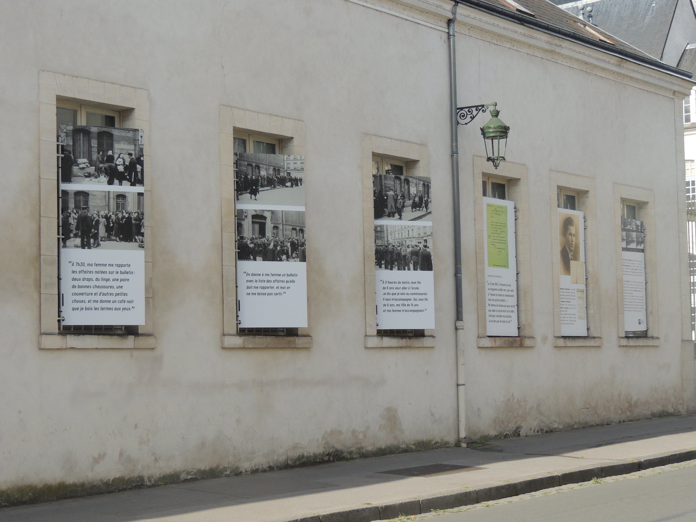 Présentation de l'accrochage photographique "la rafle du billet vert"