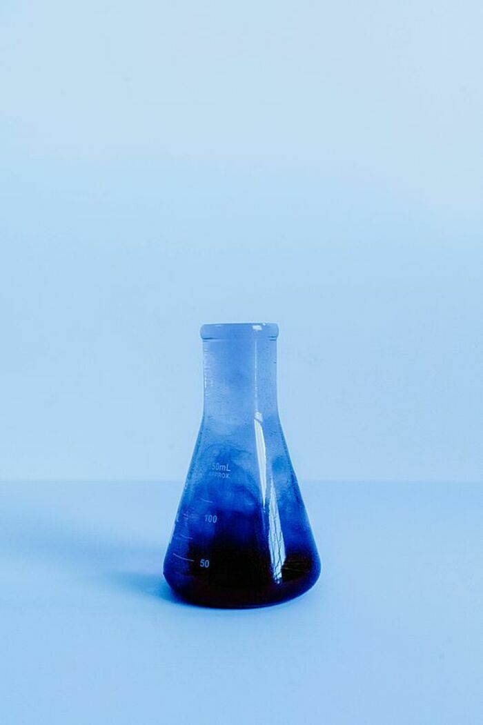 Solide ? Liquide ? Le comportement de la matière en question