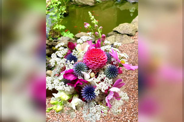 Réalisez votre bouquet dans le jardin de la Source Dorée