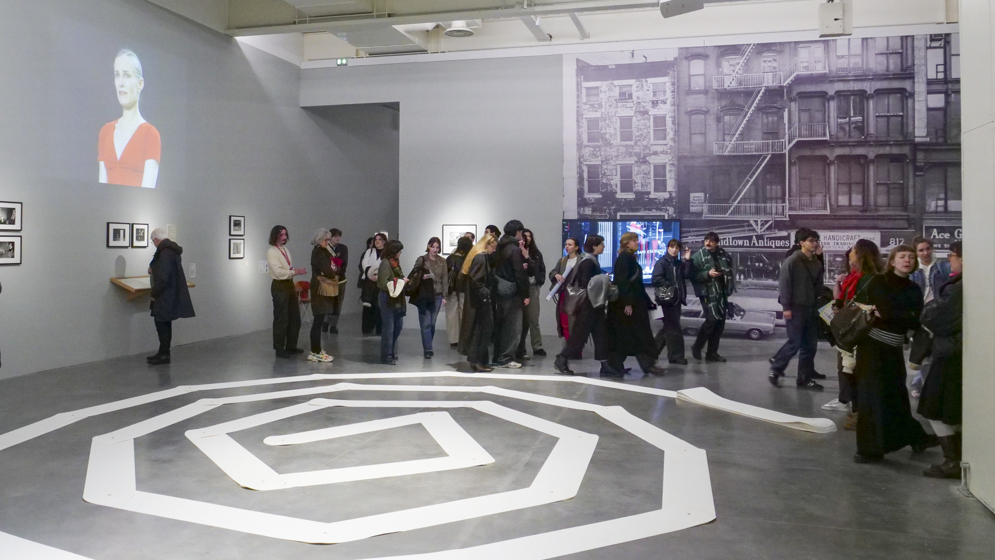 Petites visites accompagnées des 3 expositions en cours
