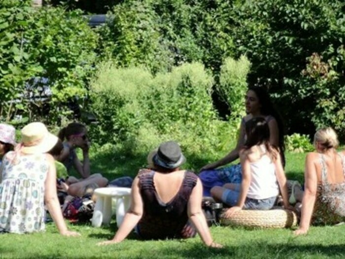 Festive Sunday: Pierre Feuille Histoires! The Little Thumb Jigsaw