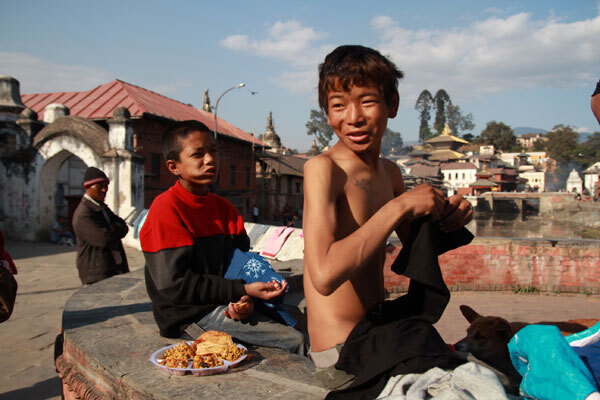 LES ENFANTS DE KATMANDOU