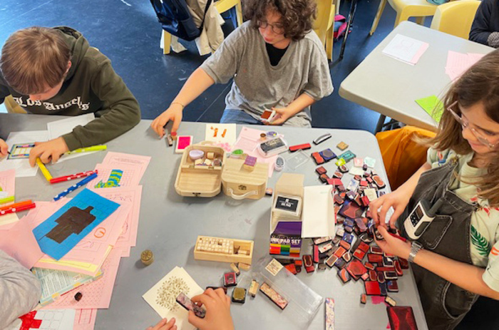 Atelier d’arts graphiques au Grand Bleu !