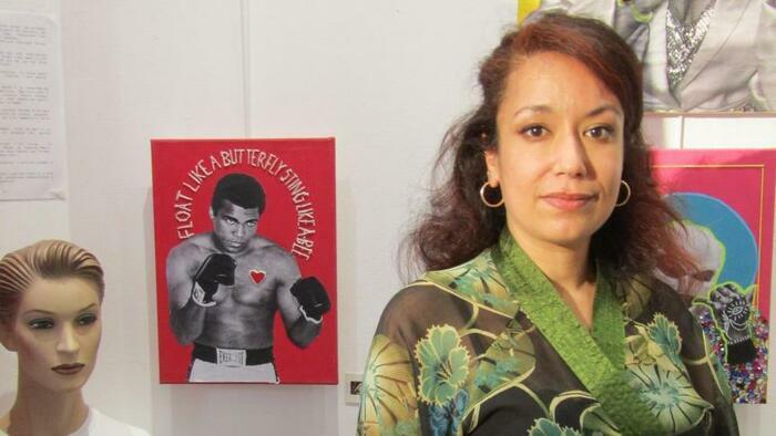 Atelier créatif C'est la fiesta ! L'artiste plasticienne NEBULEUZ nous propose de mettre en place un atelier de broderie sur portrait ou sur photo.