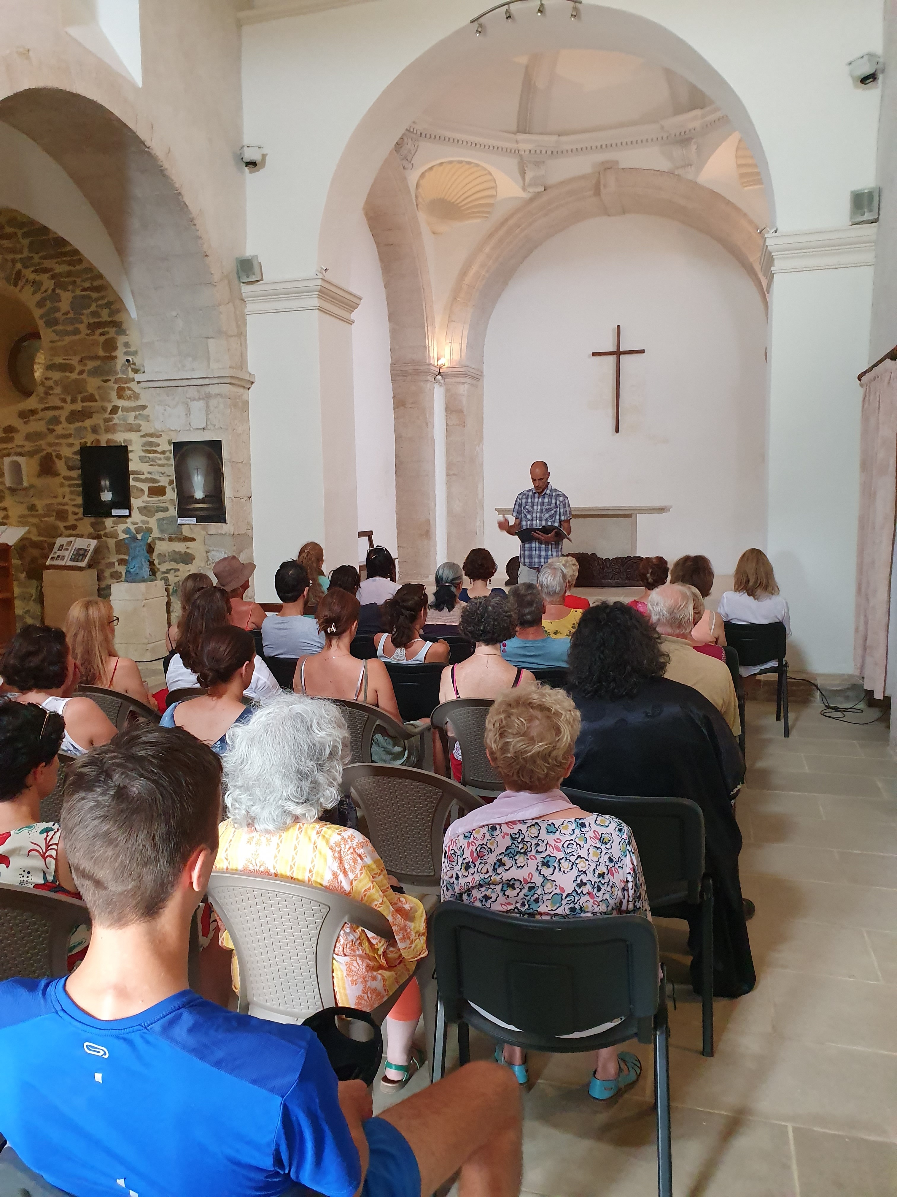 Chant grégorien dans l'église
