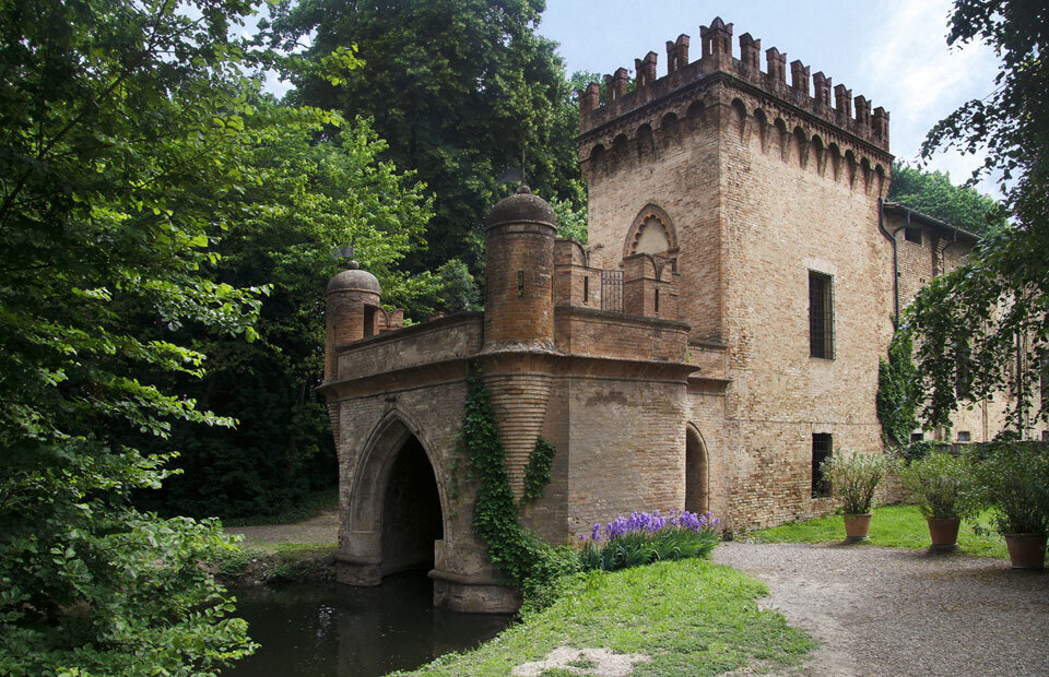 Le parc de la Rocca Meli Lupi de Soragna : architectures d’eau du potager des fossés médiévaux, au jardin romantique à l’anglaise