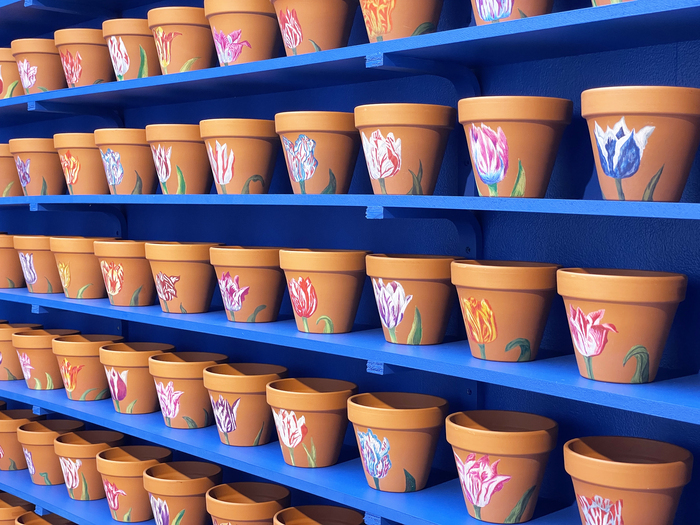Les Heures Sont Là : Peinture décorative sur pot avec Olivia Hernaïz