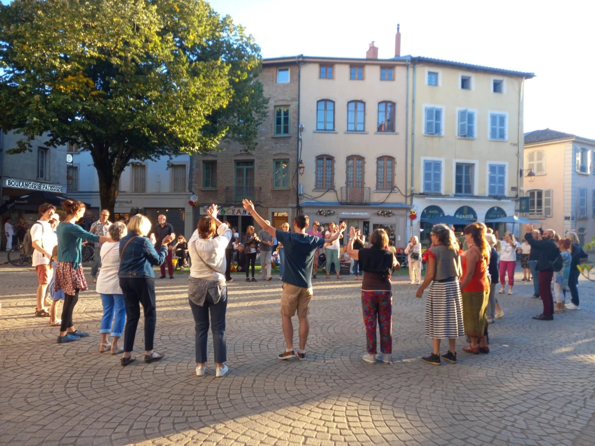 Bal en plein air, dans le cadre de l'été à Neuville