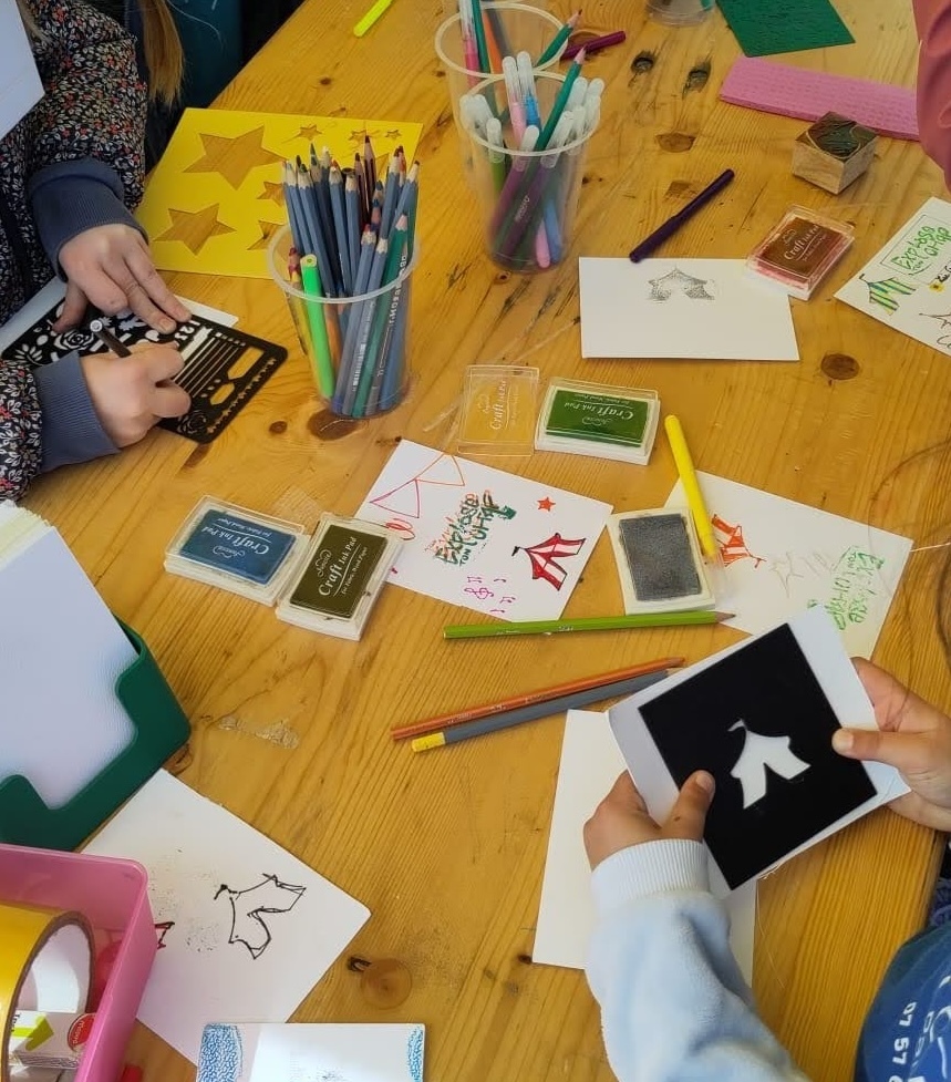 Les Sciences en bas de chez toi - à Breq in Holidays