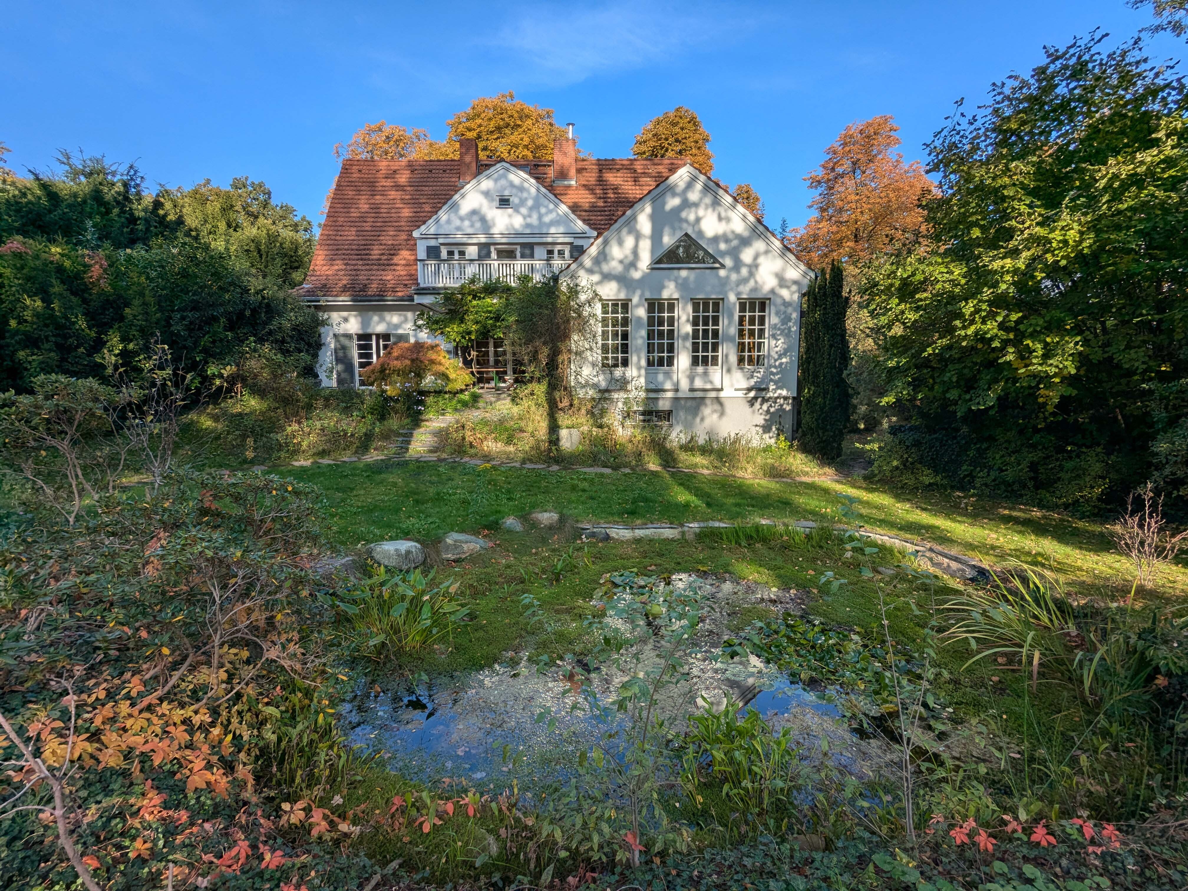 Rendez-vous dans la maison et le jardin