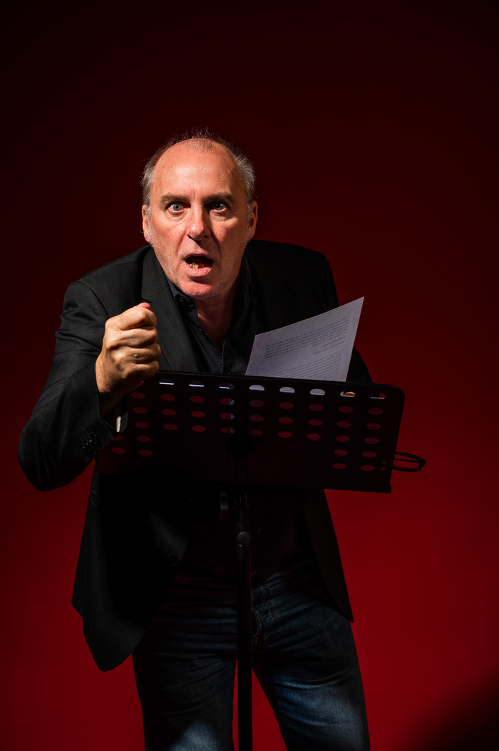 “One day, I don’t know when, I will go to Lourmarin.” by the company Prises de texte -