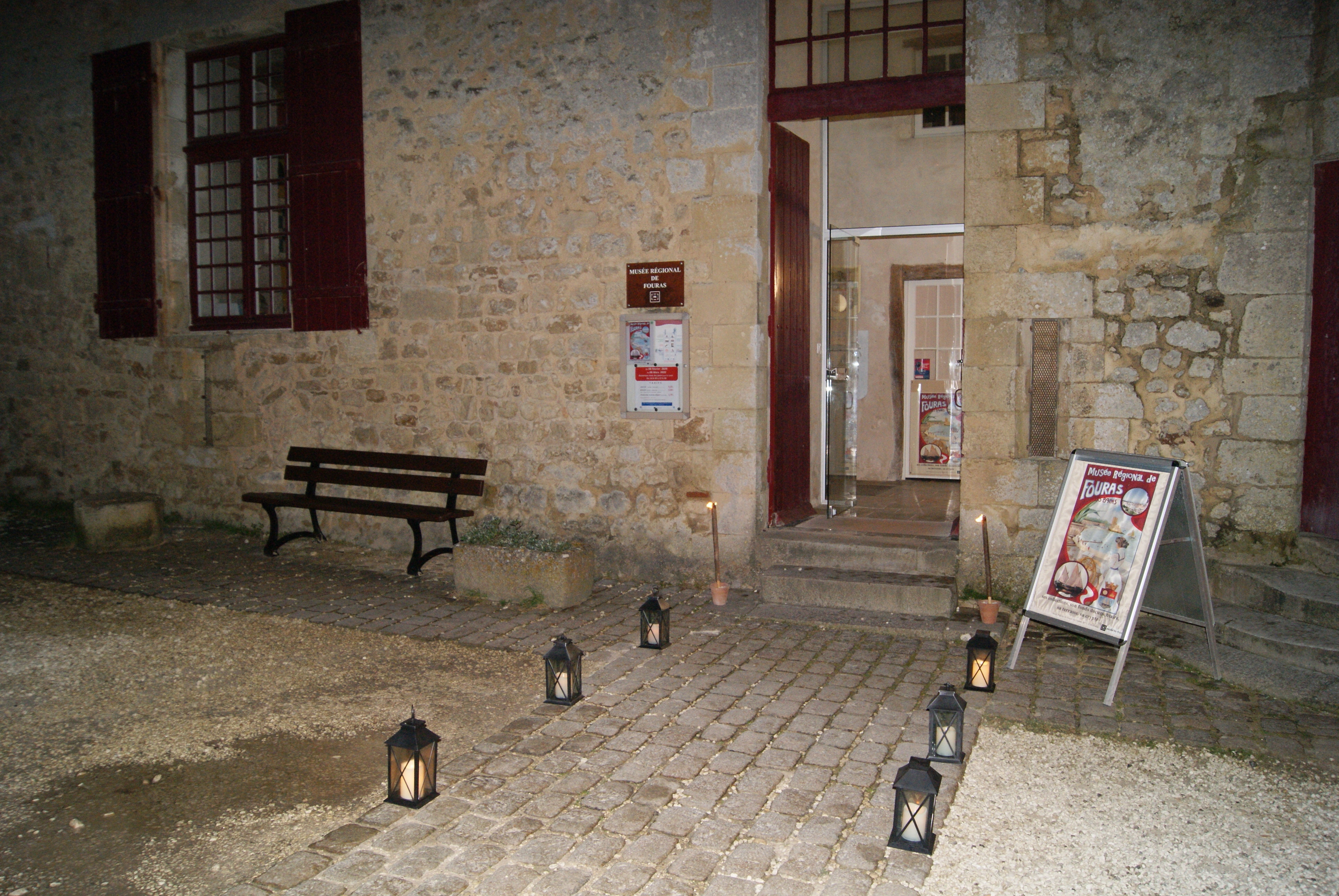 Visite à la lampe torche des collections