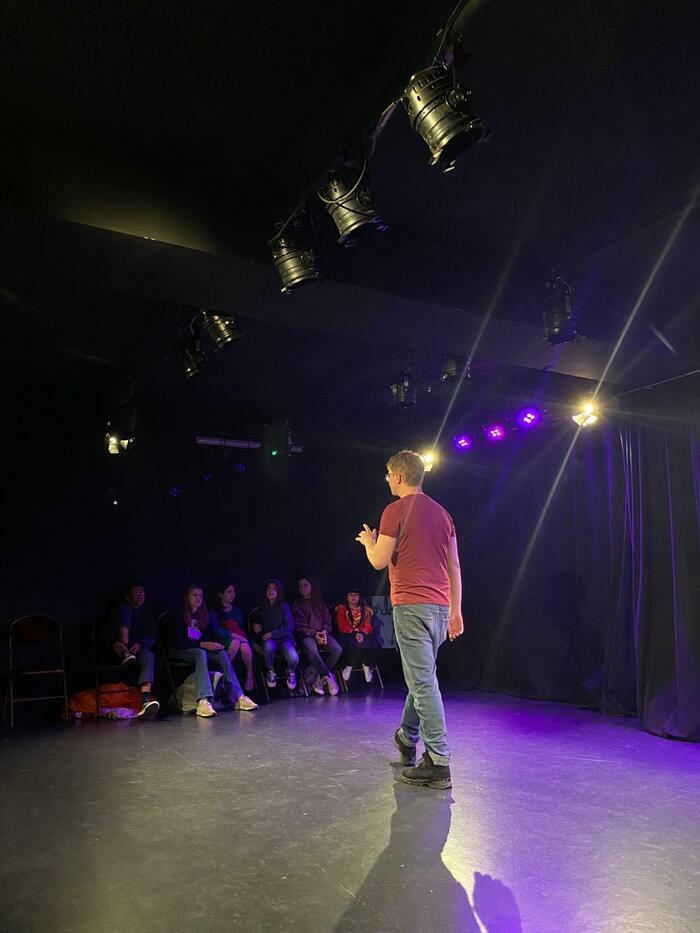 Atelier théâtre 12 à 16 ans à la Barraca Zem