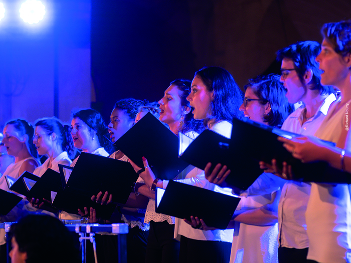 Champs libre aux jeunes artistes