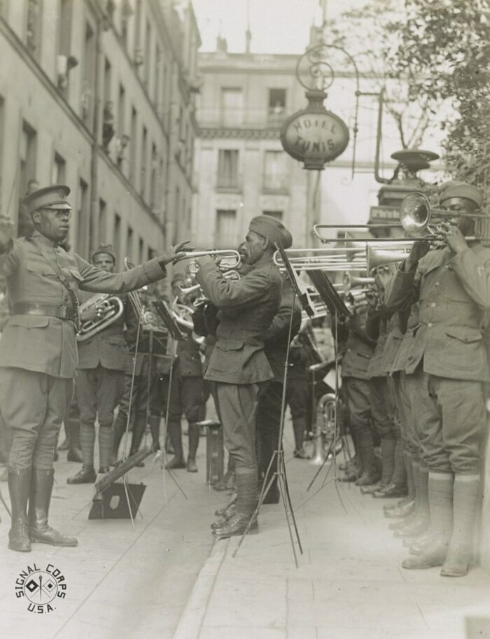Conférence «Jazz et guerres mondiales, des Harlem Hellfighters
aux Victory Discs» par Didier Boudet