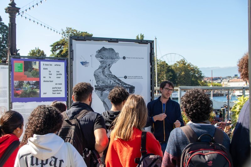 Visite guidée de la Biennale (re)connecting.earth 2026 avec le directeur artistique
