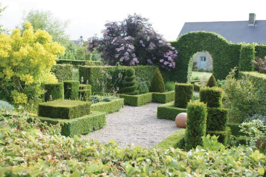 Visite libre d'un jardin à la française
