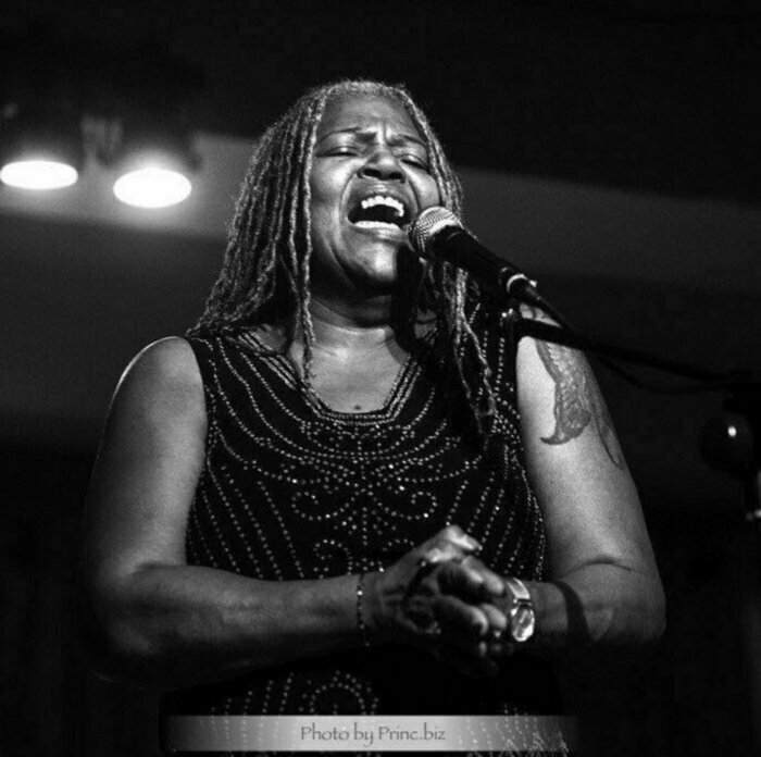 Sharon Lewis & The Özdemirs (Blues from Chicago / USA / DE)