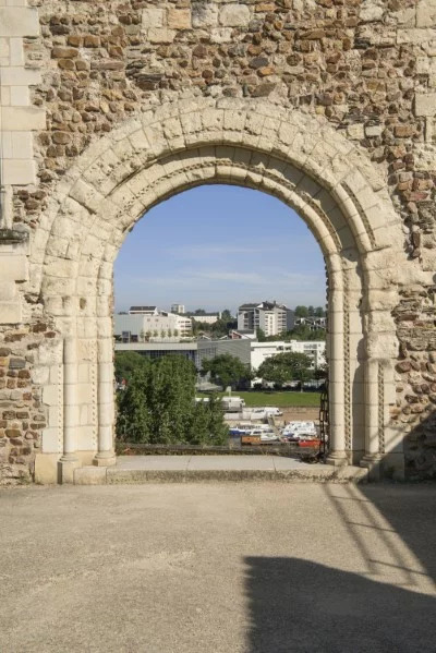 Le palais oublié des Plantagenêt