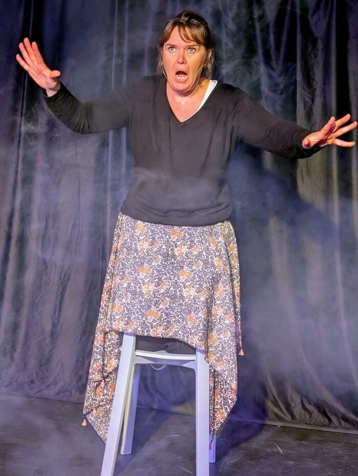 Mel, 43 years old, all his teeth! Opening night Festival by the way and ...next door!