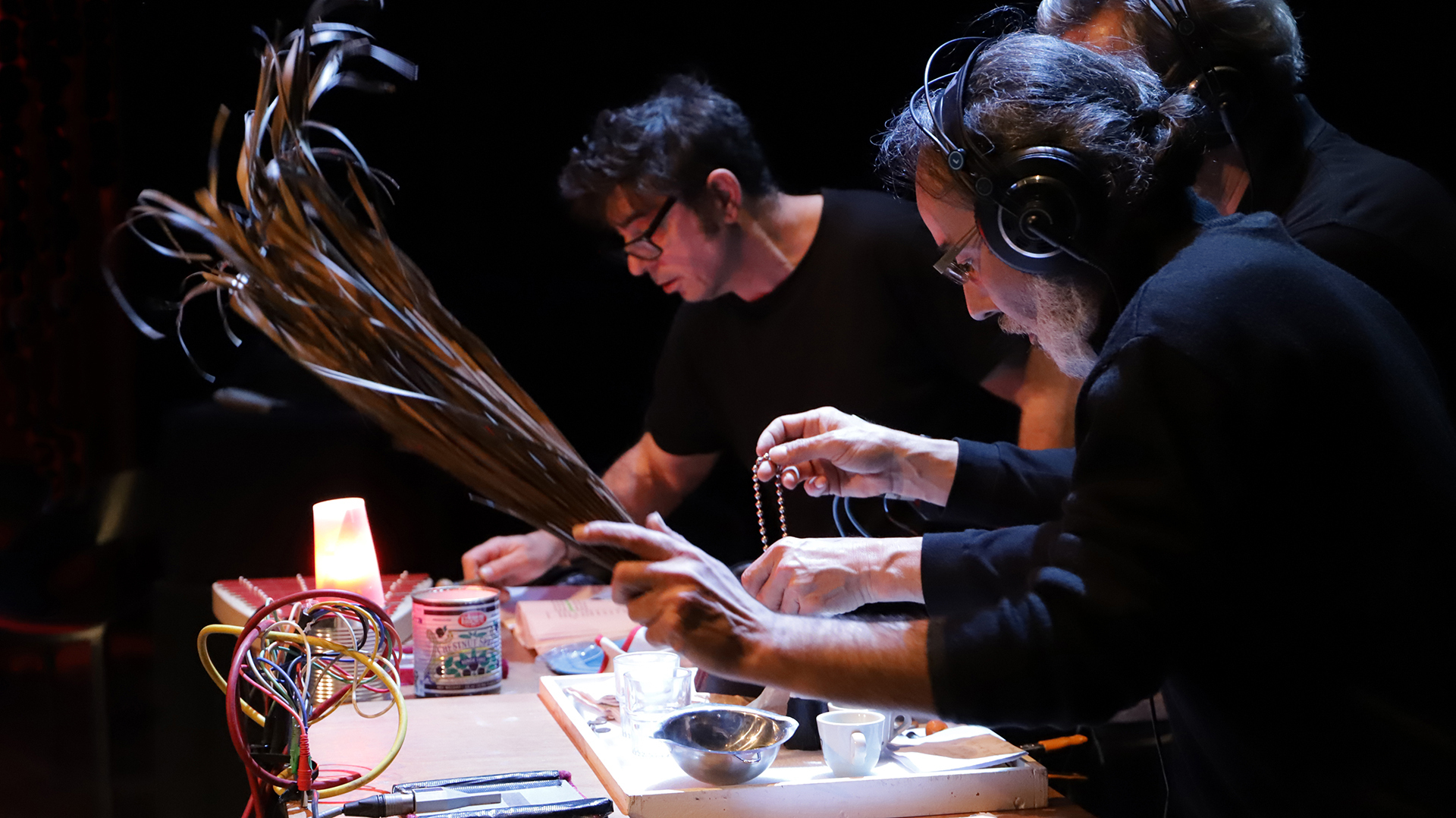 Presque égal à | Le Petit Théâtre de Pain